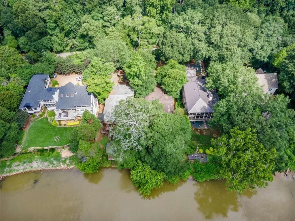 3941 Paces Ferry Drive, Atlanta, Georgia 30339, 2 Bedrooms Bedrooms, ,1 BathroomBathrooms,Residential,For Sale,3941 Paces Ferry Drive,7622908
