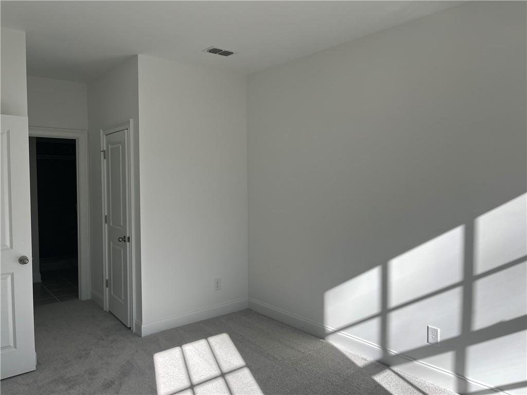 The terrace bedroom has amazing natural light with an ensuite bathroom with walk in shower!