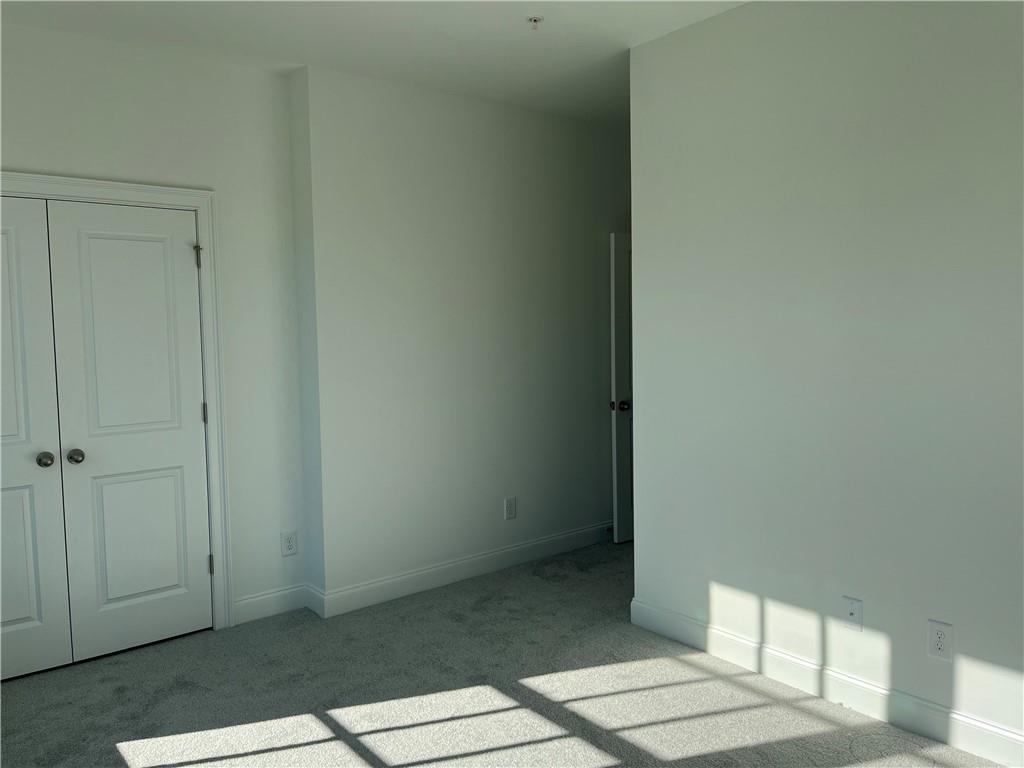 The upstairs secondary bedroom has an ensuite bath also!