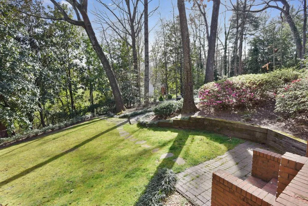 215 Zeblin Road, Atlanta, Georgia 30342, 5 Bedrooms Bedrooms, ,3 BathroomsBathrooms,Residential,Sold,215 Zeblin Road,5818210
