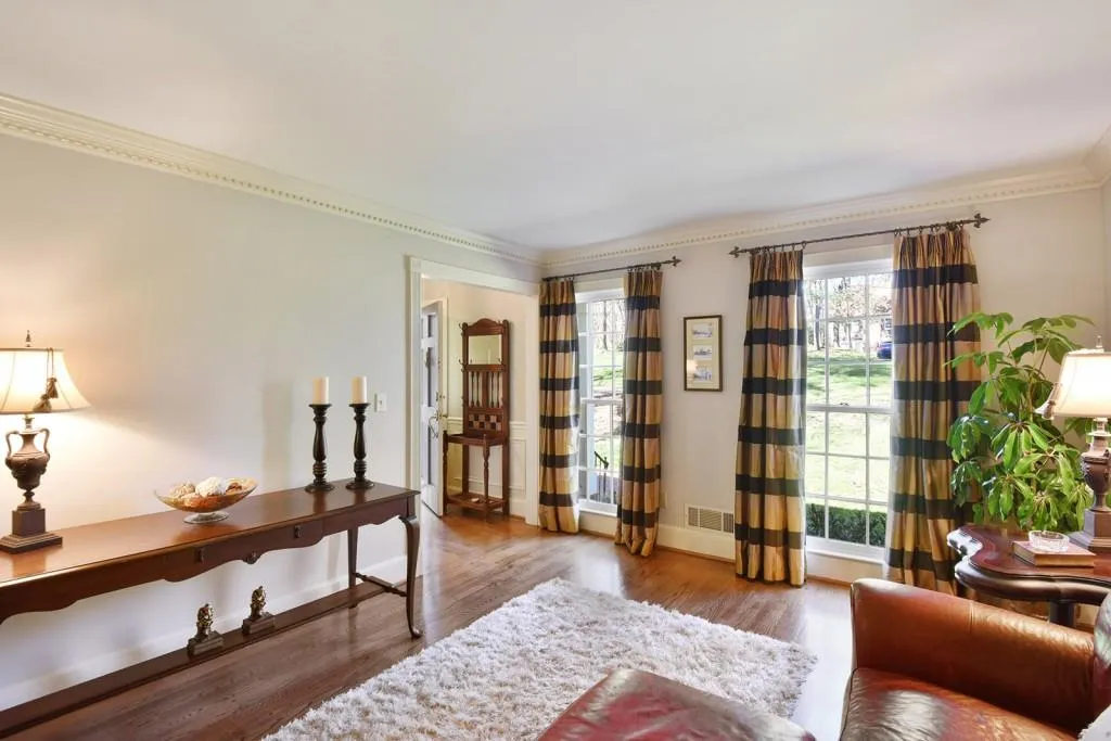 215 Zeblin Road, Atlanta, Georgia 30342, 5 Bedrooms Bedrooms, ,3 BathroomsBathrooms,Residential,Sold,215 Zeblin Road,5818210