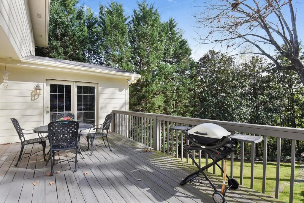 215 Zeblin Road, Atlanta, Georgia 30342, 5 Bedrooms Bedrooms, ,3 BathroomsBathrooms,Residential,Sold,215 Zeblin Road,5818210