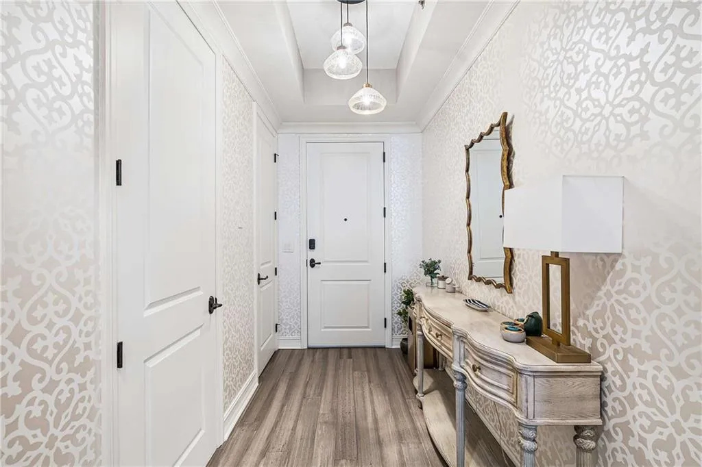 2233 Peachtree Road Ne Unit 402, Atlanta, Georgia 30309, 2 Bedrooms Bedrooms, 0 ,2 BathroomsBathrooms,Residential,For Sale,2233 Peachtree Road Ne Unit 402,7832905