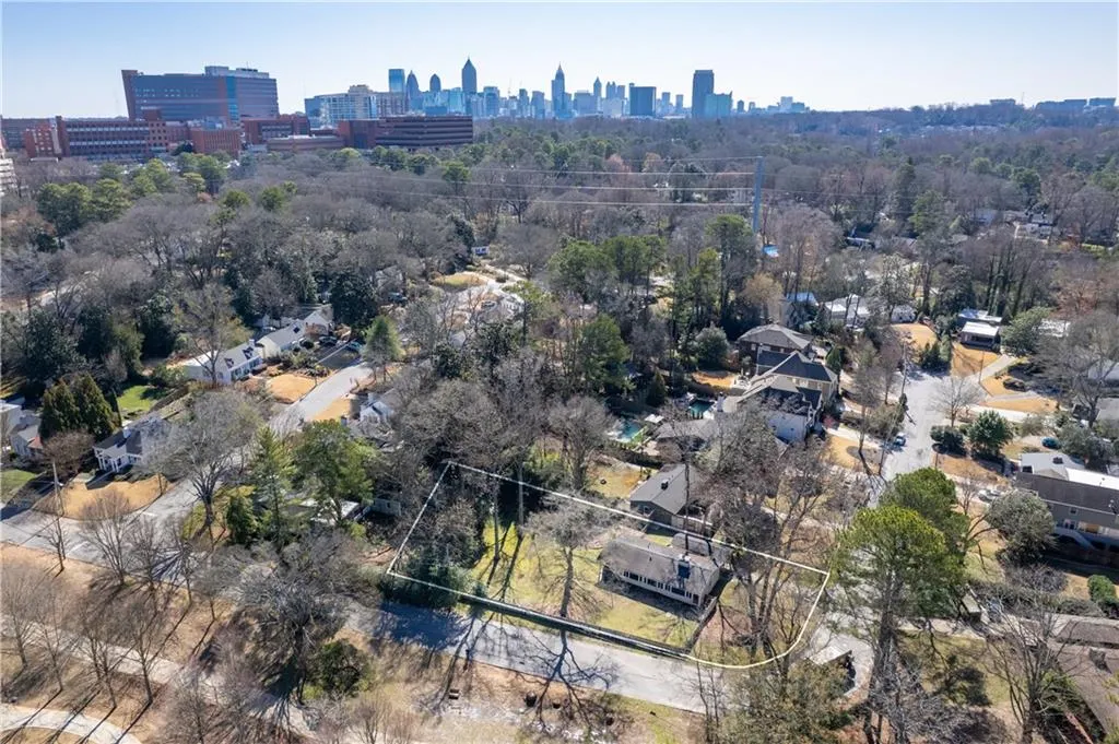 382 Golfview Road Nw, Atlanta, Georgia 30309, 3 Bedrooms Bedrooms, ,2 BathroomsBathrooms,Residential,For Sale,382 Golfview Road Nw,7523734