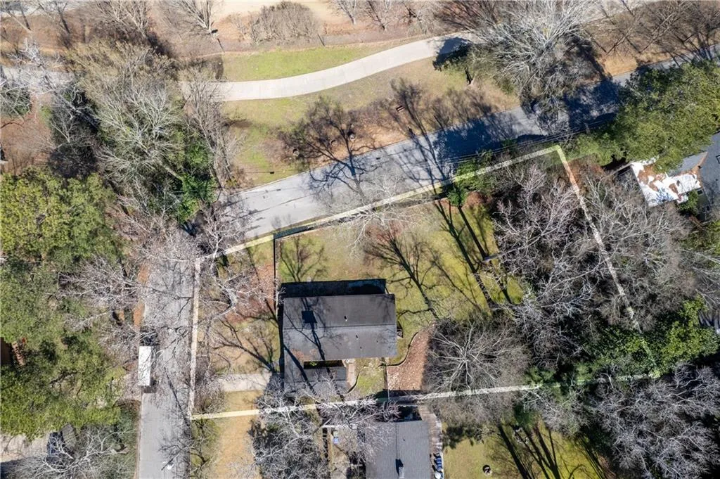 382 Golfview Road Nw, Atlanta, Georgia 30309, 3 Bedrooms Bedrooms, ,2 BathroomsBathrooms,Residential,For Sale,382 Golfview Road Nw,7523734