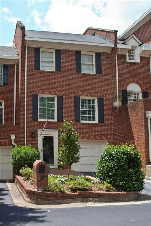 103 Jefferson Circle, Atlanta, Georgia 30328, 3 Bedrooms Bedrooms, ,3 BathroomsBathrooms,Residential,Sold,103 Jefferson Circle,6040530
