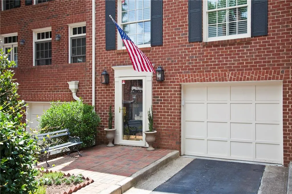 103 Jefferson Circle, Atlanta, Georgia 30328, 3 Bedrooms Bedrooms, ,3 BathroomsBathrooms,Residential,Sold,103 Jefferson Circle,6040530