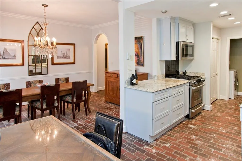 103 Jefferson Circle, Atlanta, Georgia 30328, 3 Bedrooms Bedrooms, ,3 BathroomsBathrooms,Residential,Sold,103 Jefferson Circle,6040530
