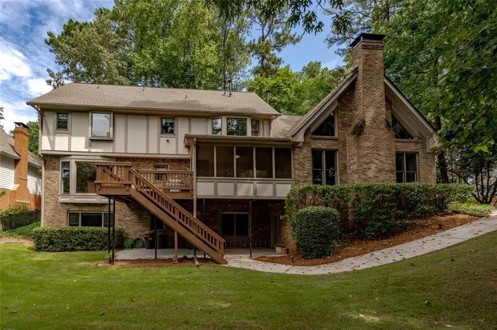 245 Glen Meadow Court, Atlanta, Georgia 30328, 5 Bedrooms Bedrooms, ,4 BathroomsBathrooms,Residential,Sold,245 Glen Meadow Court,6935658