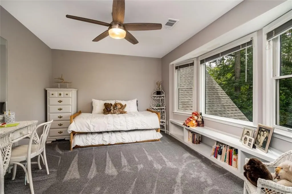 245 Glen Meadow Court, Atlanta, Georgia 30328, 5 Bedrooms Bedrooms, ,4 BathroomsBathrooms,Residential,Sold,245 Glen Meadow Court,6935658