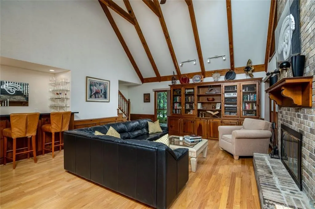 245 Glen Meadow Court, Atlanta, Georgia 30328, 5 Bedrooms Bedrooms, ,4 BathroomsBathrooms,Residential,Sold,245 Glen Meadow Court,6935658