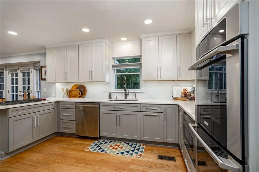 245 Glen Meadow Court, Atlanta, Georgia 30328, 5 Bedrooms Bedrooms, ,4 BathroomsBathrooms,Residential,Sold,245 Glen Meadow Court,6935658