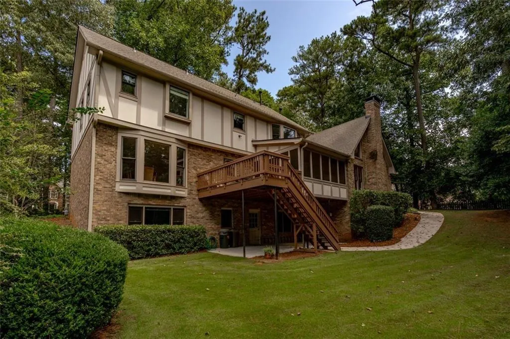 245 Glen Meadow Court, Atlanta, Georgia 30328, 5 Bedrooms Bedrooms, ,4 BathroomsBathrooms,Residential,Sold,245 Glen Meadow Court,6935658