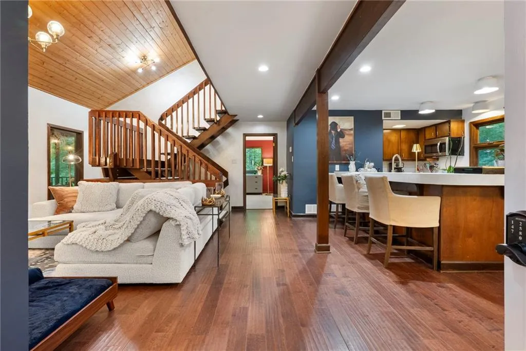 510 Forest Valley Road, Sandy Springs, Georgia 30342, 3 Bedrooms Bedrooms, ,3 BathroomsBathrooms,Residential,Sold,510 Forest Valley Road,7681337