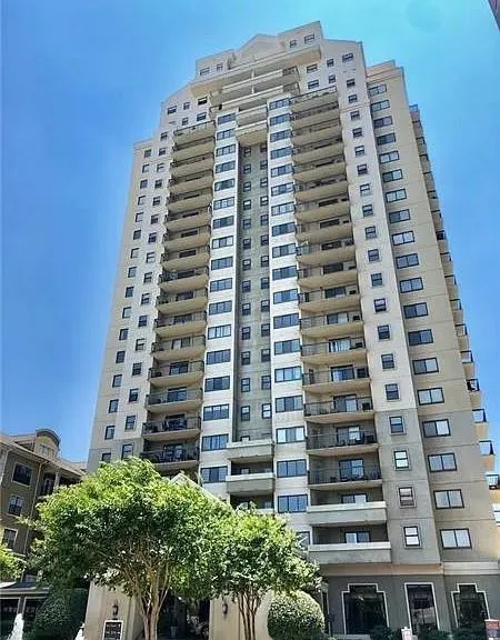 View of apartment building / complex