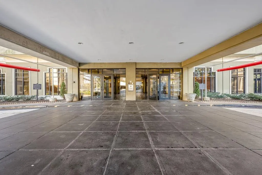 View of common area