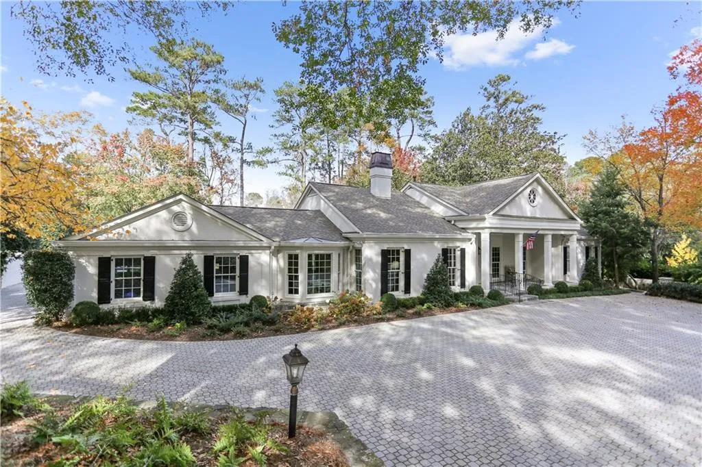469 Blackland Road Nw, Atlanta, Georgia 30342, 5 Bedrooms Bedrooms, ,4 BathroomsBathrooms,Residential,Sold,469 Blackland Road Nw,5774040