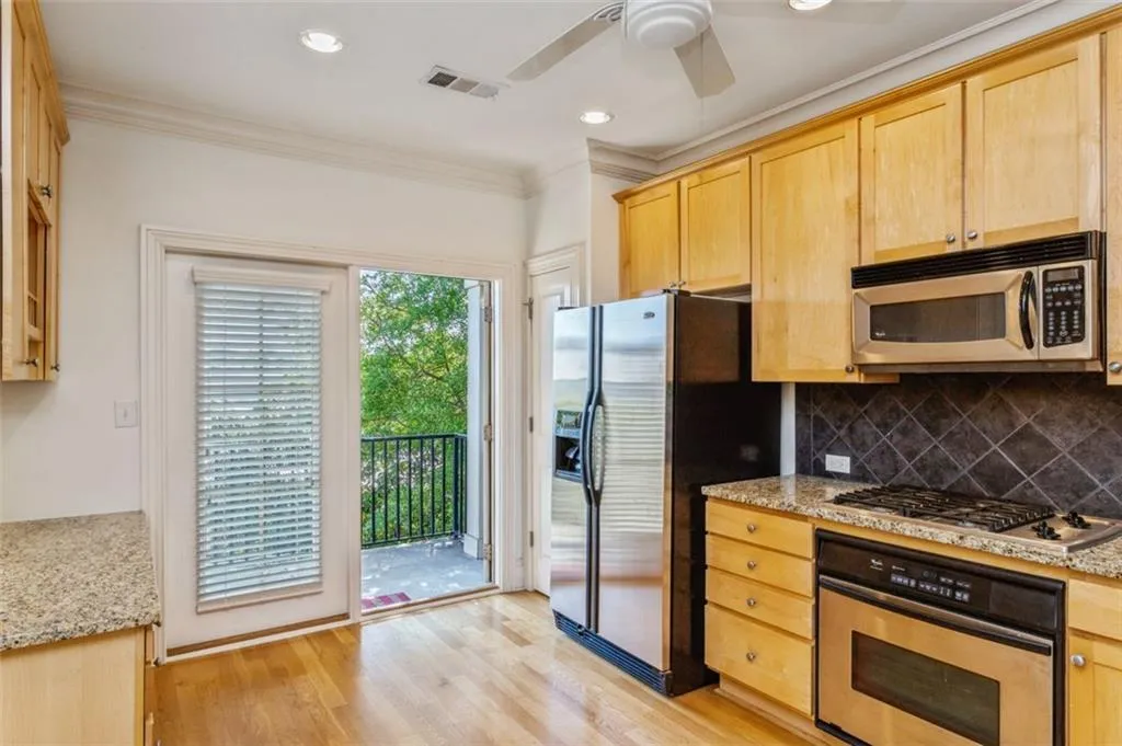 329 Le Gran Bend, Atlanta, Georgia 30328, 2 Bedrooms Bedrooms, ,2 BathroomsBathrooms,Residential,Sold,329 Le Gran Bend,6884389
