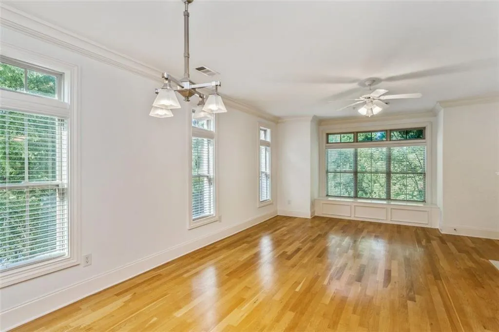 329 Le Gran Bend, Atlanta, Georgia 30328, 2 Bedrooms Bedrooms, ,2 BathroomsBathrooms,Residential,Sold,329 Le Gran Bend,6884389