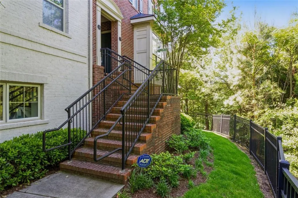 329 Le Gran Bend, Atlanta, Georgia 30328, 2 Bedrooms Bedrooms, ,2 BathroomsBathrooms,Residential,Sold,329 Le Gran Bend,6884389
