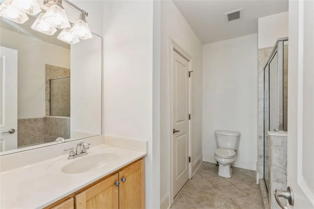 329 Le Gran Bend, Atlanta, Georgia 30328, 2 Bedrooms Bedrooms, ,2 BathroomsBathrooms,Residential,Sold,329 Le Gran Bend,6884389