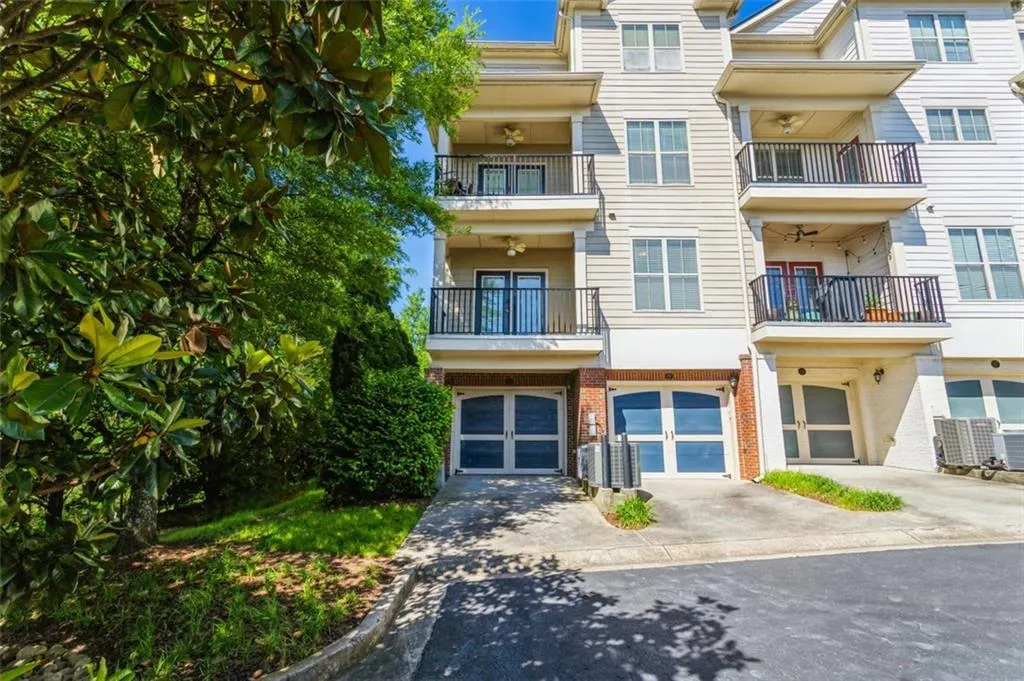 329 Le Gran Bend, Atlanta, Georgia 30328, 2 Bedrooms Bedrooms, ,2 BathroomsBathrooms,Residential,Sold,329 Le Gran Bend,6884389