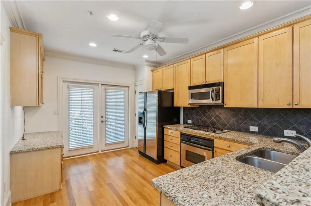 329 Le Gran Bend, Atlanta, Georgia 30328, 2 Bedrooms Bedrooms, ,2 BathroomsBathrooms,Residential,Sold,329 Le Gran Bend,6884389