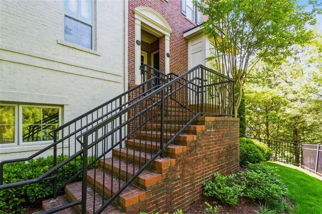 329 Le Gran Bend, Atlanta, Georgia 30328, 2 Bedrooms Bedrooms, ,2 BathroomsBathrooms,Residential,Sold,329 Le Gran Bend,6884389