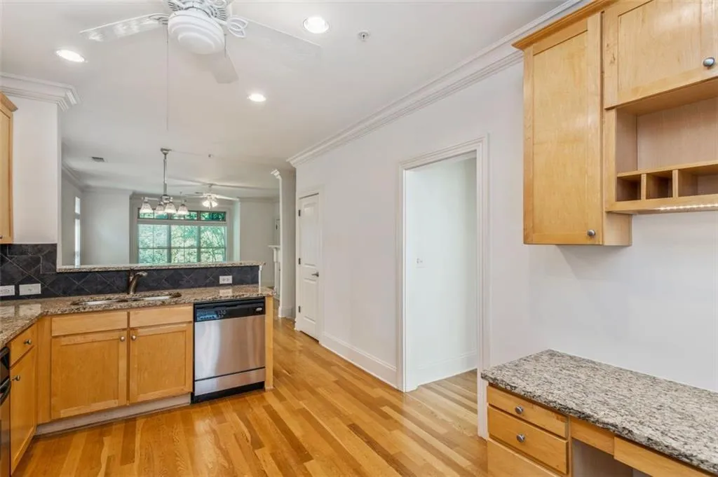 329 Le Gran Bend, Atlanta, Georgia 30328, 2 Bedrooms Bedrooms, ,2 BathroomsBathrooms,Residential,Sold,329 Le Gran Bend,6884389