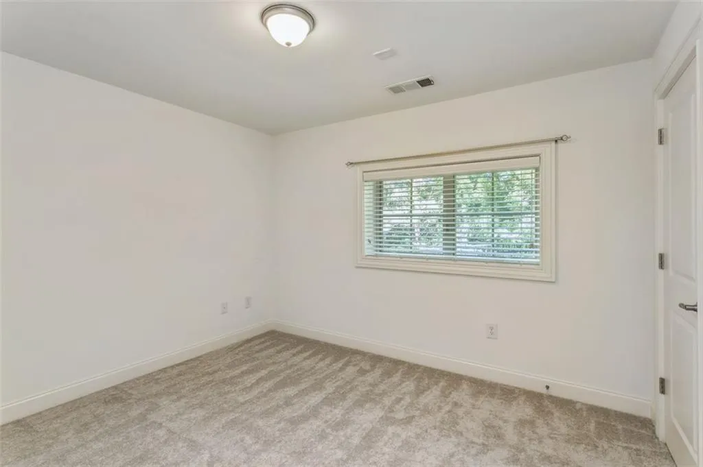 329 Le Gran Bend, Atlanta, Georgia 30328, 2 Bedrooms Bedrooms, ,2 BathroomsBathrooms,Residential,Sold,329 Le Gran Bend,6884389