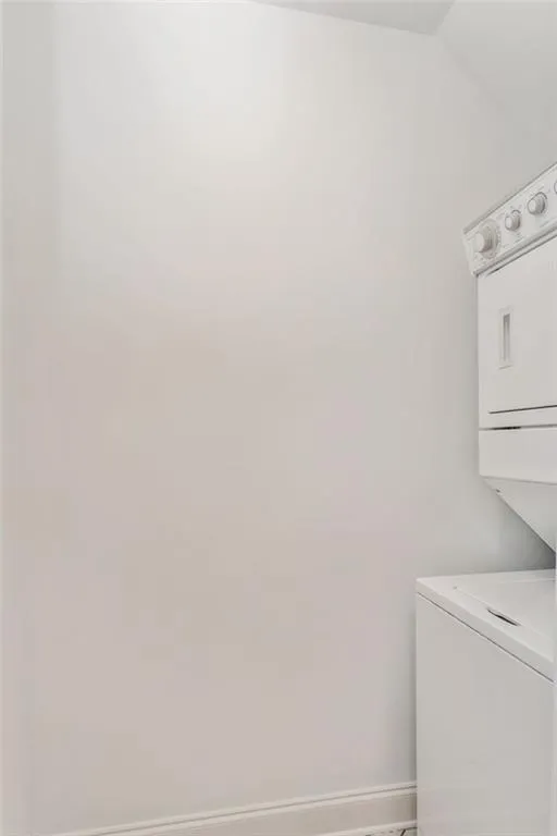 329 Le Gran Bend, Atlanta, Georgia 30328, 2 Bedrooms Bedrooms, ,2 BathroomsBathrooms,Residential,Sold,329 Le Gran Bend,6884389