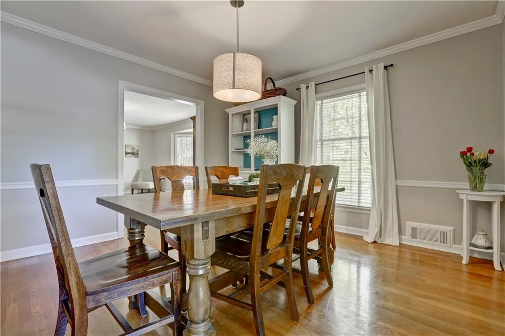 560 Forestdale Drive, Sandy Springs, Georgia 30342, 4 Bedrooms Bedrooms, ,3 BathroomsBathrooms,Residential,Sold,560 Forestdale Drive,5845351