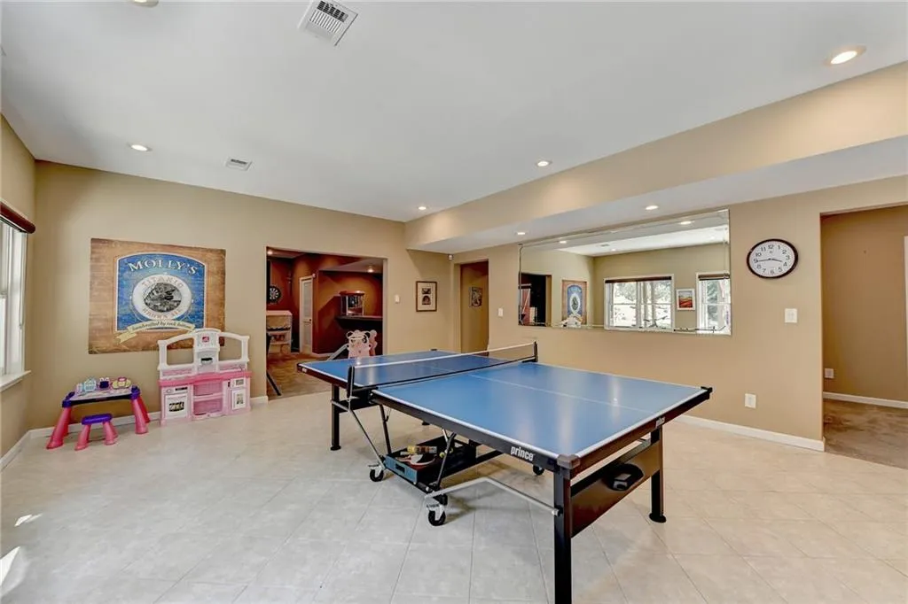 190 Trowbridge Road, Sandy Springs, Georgia 30350, 7 Bedrooms Bedrooms, ,5 BathroomsBathrooms,Residential,Sold,190 Trowbridge Road,7273941