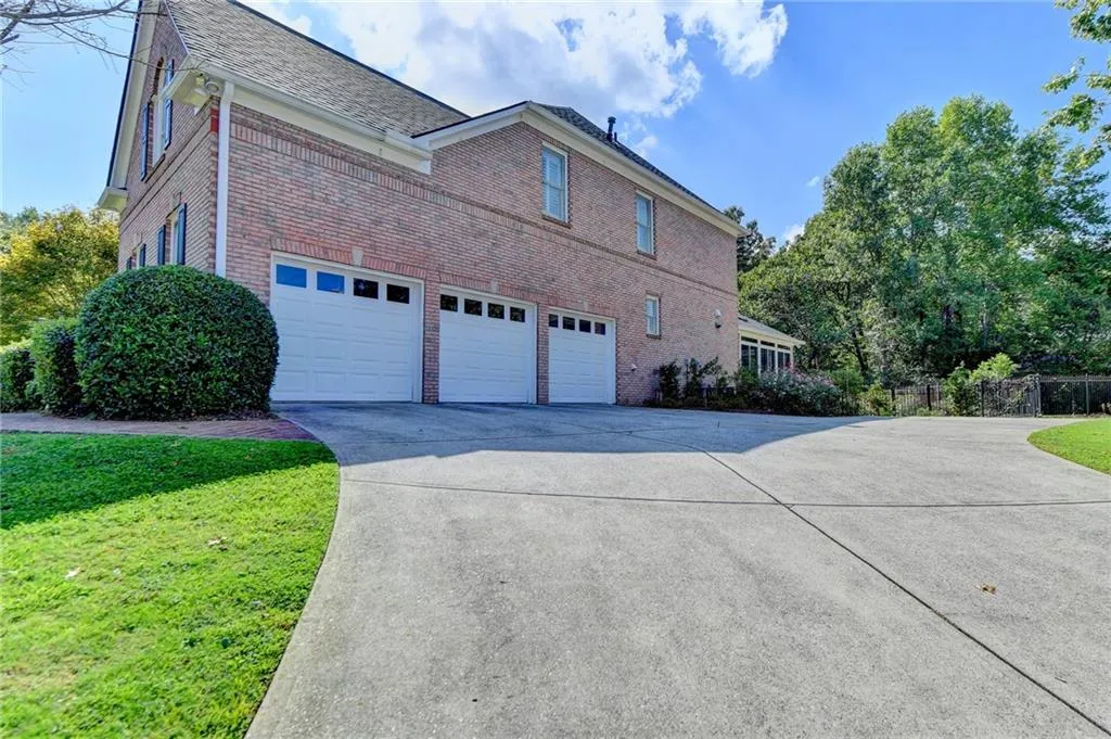190 Trowbridge Road, Sandy Springs, Georgia 30350, 7 Bedrooms Bedrooms, ,5 BathroomsBathrooms,Residential,Sold,190 Trowbridge Road,7273941