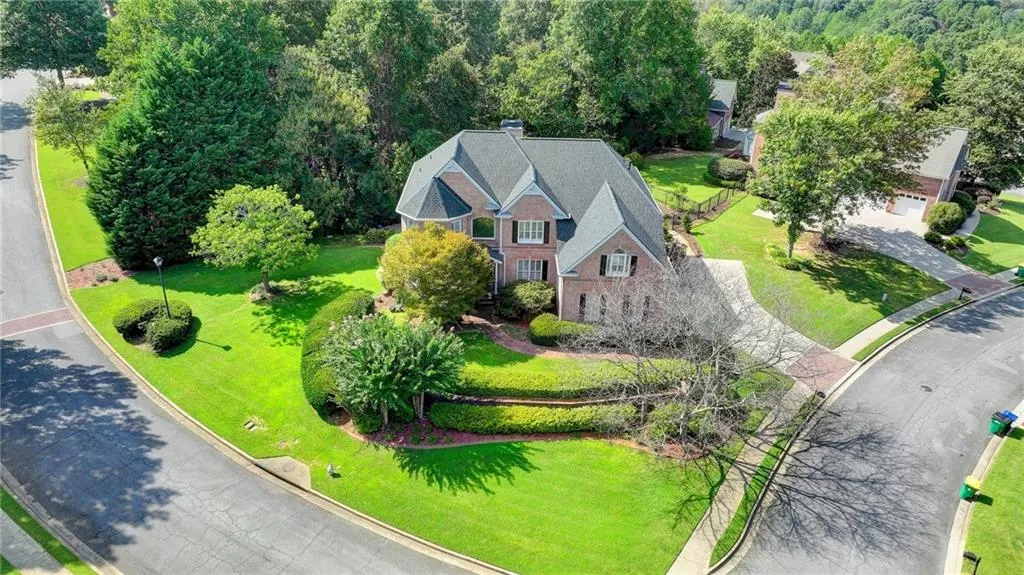 190 Trowbridge Road, Sandy Springs, Georgia 30350, 7 Bedrooms Bedrooms, ,5 BathroomsBathrooms,Residential,Sold,190 Trowbridge Road,7273941