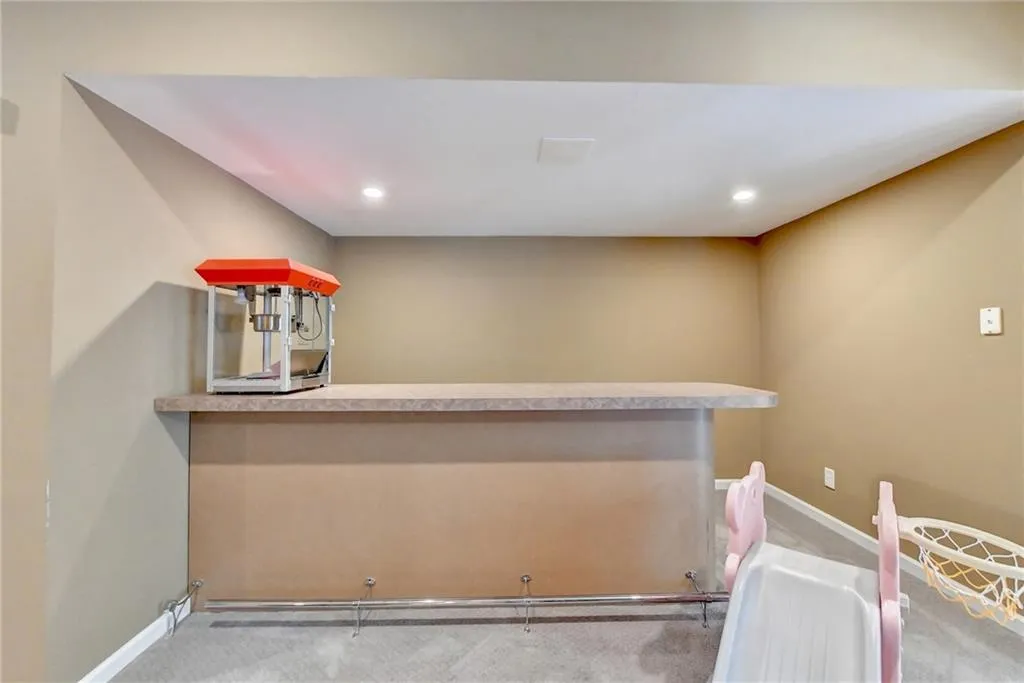 190 Trowbridge Road, Sandy Springs, Georgia 30350, 7 Bedrooms Bedrooms, ,5 BathroomsBathrooms,Residential,Sold,190 Trowbridge Road,7273941