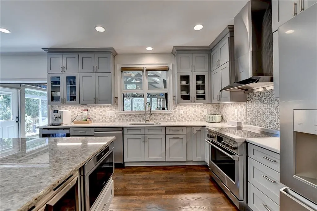 190 Trowbridge Road, Sandy Springs, Georgia 30350, 7 Bedrooms Bedrooms, ,5 BathroomsBathrooms,Residential,Sold,190 Trowbridge Road,7273941