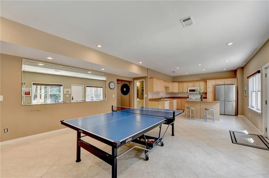 190 Trowbridge Road, Sandy Springs, Georgia 30350, 7 Bedrooms Bedrooms, ,5 BathroomsBathrooms,Residential,Sold,190 Trowbridge Road,7273941