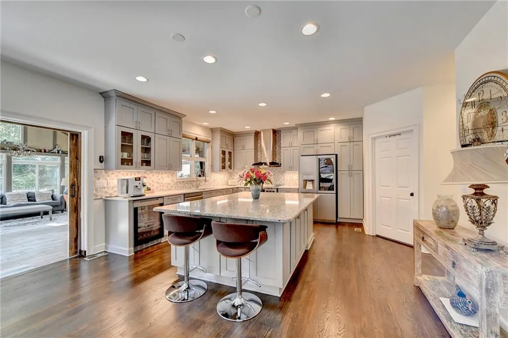 190 Trowbridge Road, Sandy Springs, Georgia 30350, 7 Bedrooms Bedrooms, ,5 BathroomsBathrooms,Residential,Sold,190 Trowbridge Road,7273941