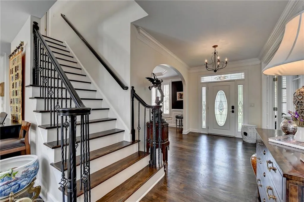 190 Trowbridge Road, Sandy Springs, Georgia 30350, 7 Bedrooms Bedrooms, ,5 BathroomsBathrooms,Residential,Sold,190 Trowbridge Road,7273941