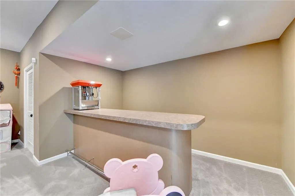 190 Trowbridge Road, Sandy Springs, Georgia 30350, 7 Bedrooms Bedrooms, ,5 BathroomsBathrooms,Residential,Sold,190 Trowbridge Road,7273941