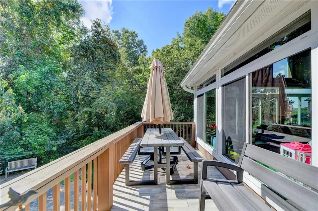 190 Trowbridge Road, Sandy Springs, Georgia 30350, 7 Bedrooms Bedrooms, ,5 BathroomsBathrooms,Residential,Sold,190 Trowbridge Road,7273941