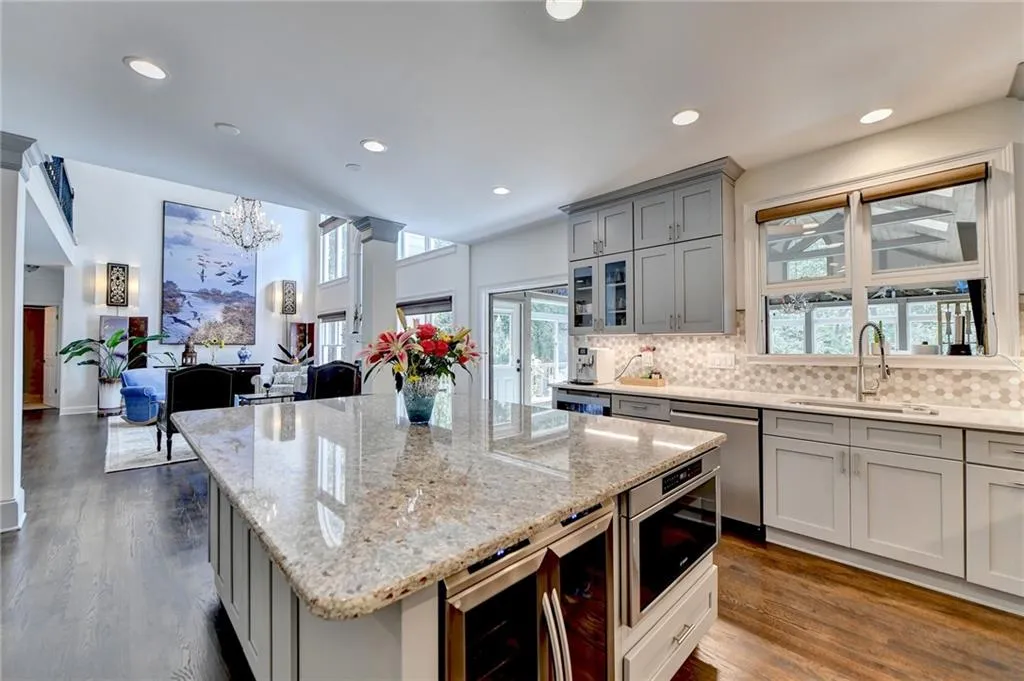 190 Trowbridge Road, Sandy Springs, Georgia 30350, 7 Bedrooms Bedrooms, ,5 BathroomsBathrooms,Residential,Sold,190 Trowbridge Road,7273941