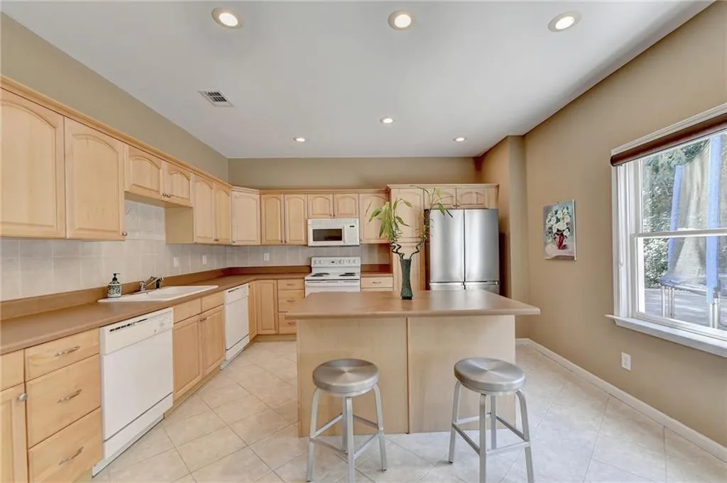 190 Trowbridge Road, Sandy Springs, Georgia 30350, 7 Bedrooms Bedrooms, ,5 BathroomsBathrooms,Residential,Sold,190 Trowbridge Road,7273941