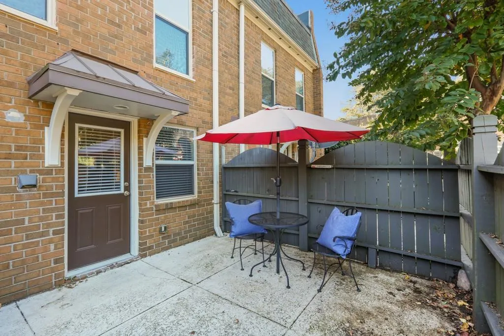 105 River North Drive Unit B, Atlanta, Georgia 30350, 2 Bedrooms Bedrooms, ,2 BathroomsBathrooms,Residential,Sold,105 River North Drive Unit B,5926238