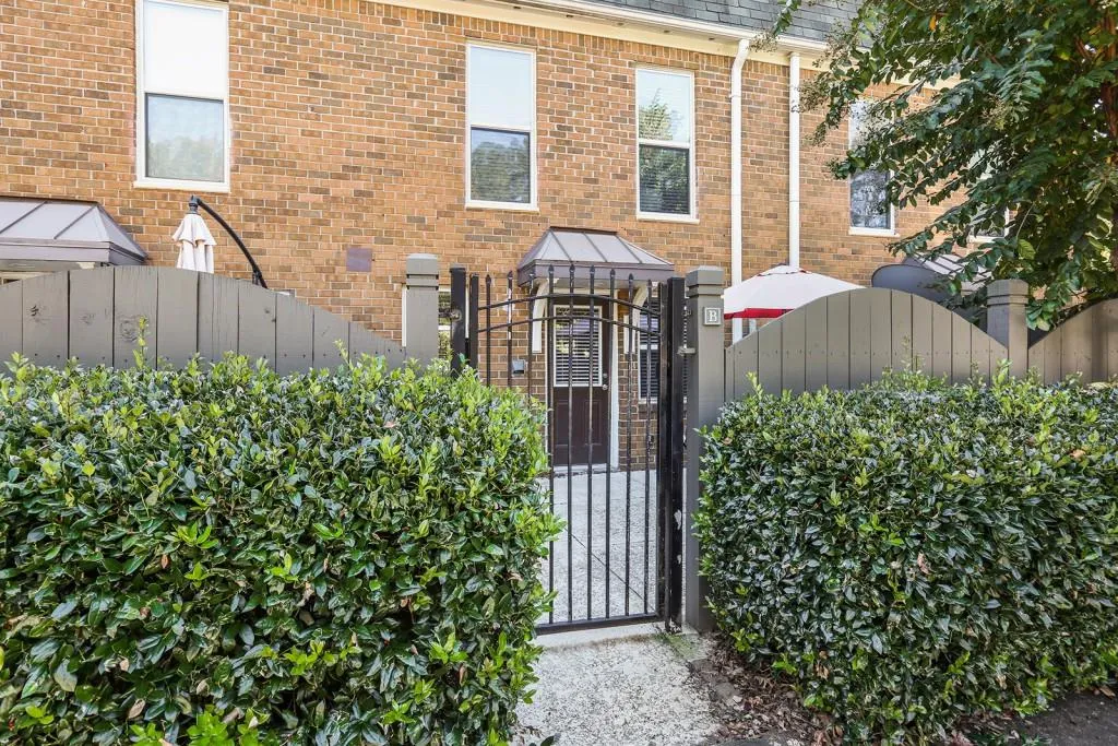 105 River North Drive Unit B, Atlanta, Georgia 30350, 2 Bedrooms Bedrooms, ,2 BathroomsBathrooms,Residential,Sold,105 River North Drive Unit B,5926238