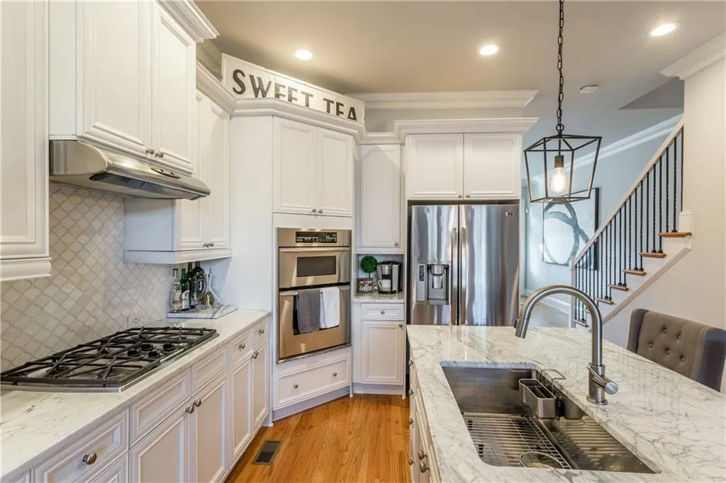 359 Alderwood Lane, Sandy Springs, Georgia 30328, 3 Bedrooms Bedrooms, ,3 BathroomsBathrooms,Residential,Sold,359 Alderwood Lane,6526971