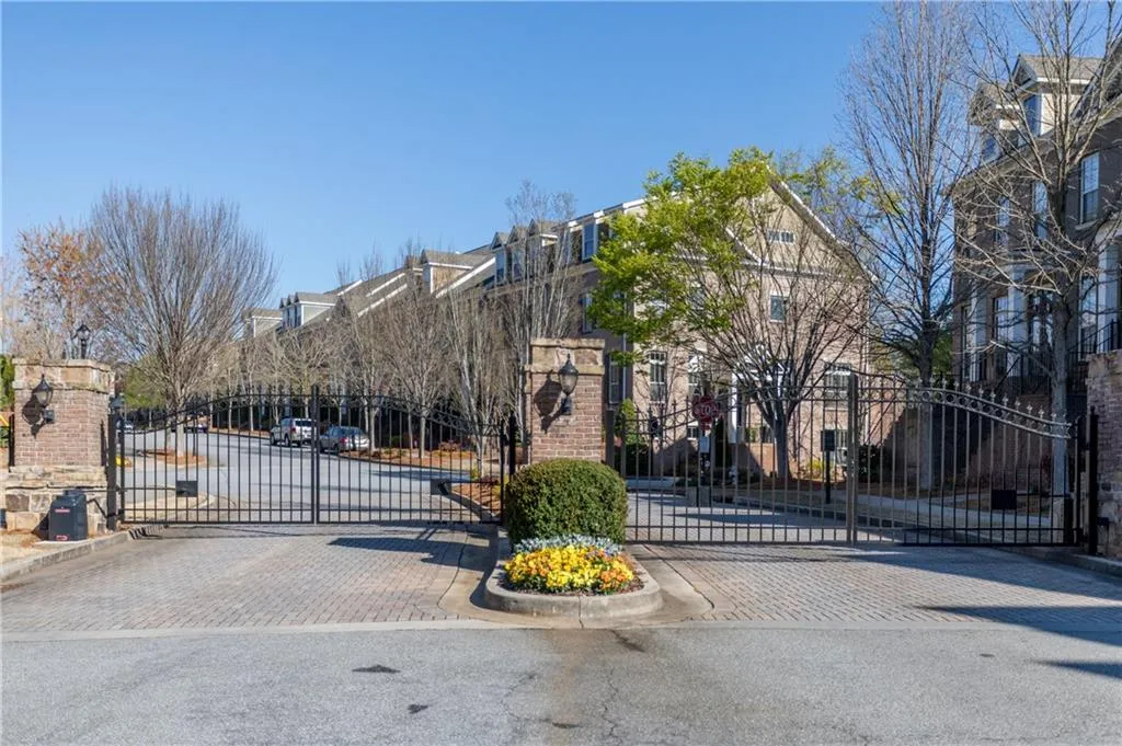359 Alderwood Lane, Sandy Springs, Georgia 30328, 3 Bedrooms Bedrooms, ,3 BathroomsBathrooms,Residential,Sold,359 Alderwood Lane,6526971