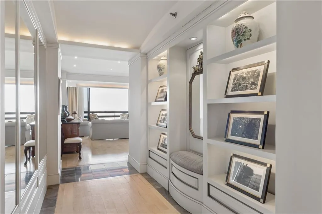 2660 Peachtree Road Nw Unit 36f, Atlanta, Georgia 30305, 2 Bedrooms Bedrooms, 0 ,2 BathroomsBathrooms,Residential,For Sale,2660 Peachtree Road Nw Unit 36f,7760044