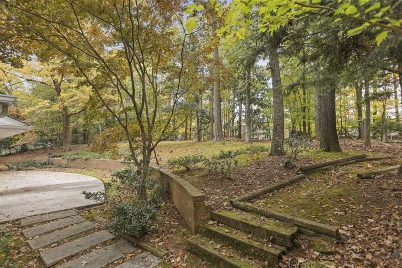70 River Court Parkway, Sandy Springs, Georgia 30328, 5 Bedrooms Bedrooms, ,3 BathroomsBathrooms,Residential,Sold,70 River Court Parkway,6643102
